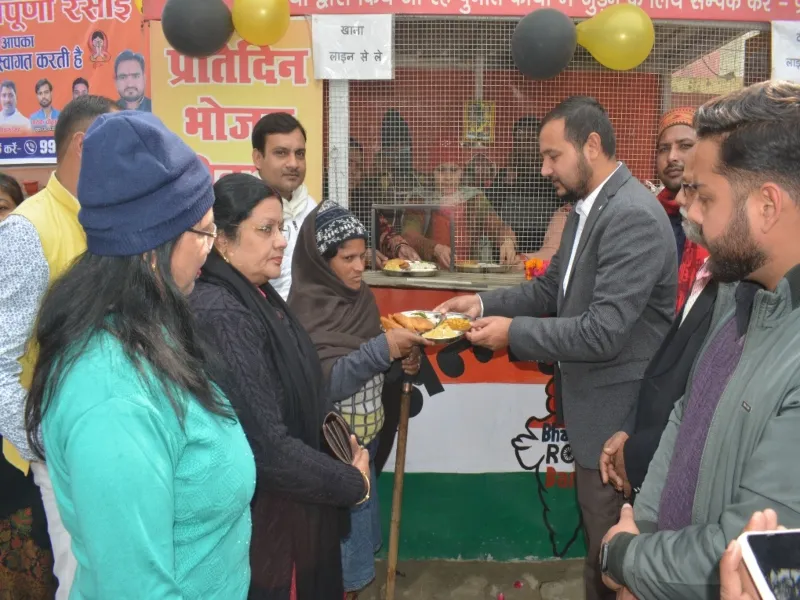 हरदोई: जरूरतमंदों का पेट भर रही मां अन्नपूर्णा रसोई, संचालन के 6 माह पूरे