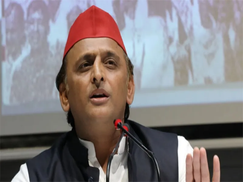 अलाया अपार्टमेंट हादसे पर बोले अखिलेश- पीड़ित परिवारों तक मदद पहुंचाए सरकार
