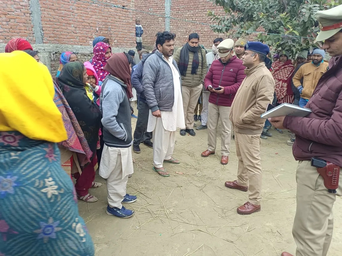 रामपुर: बीमार महिला को खाट से बांधकर मुंह में कपड़ा ठूंसकर छेड़खानी, मौत