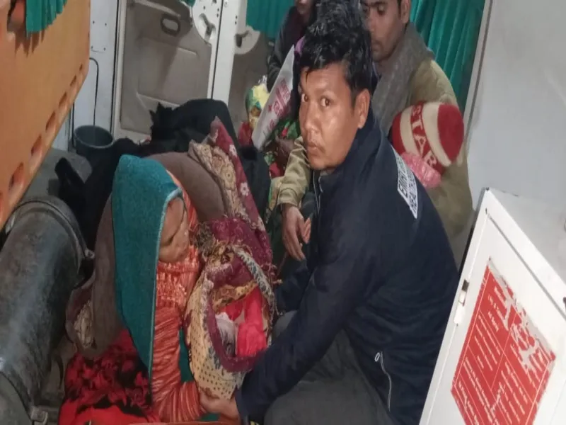 हरदोई में आशा बहू ने मेडिकल टेक्नीशियन की मदद से एंबुलेंस में कराया सुरक्षित प्रसव