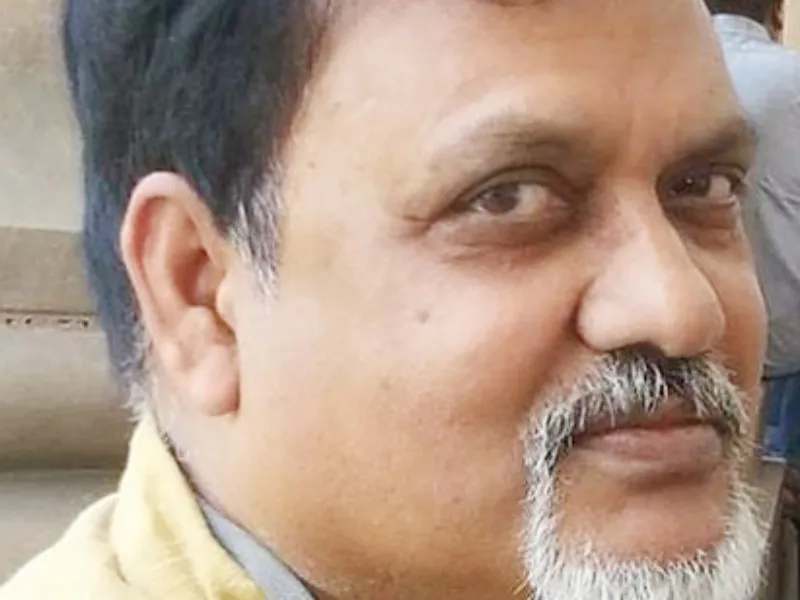 नववर्ष पर पढ़िए विमल कुमार की कविता- 'नए साल में तारे भी गहरी सांस लेंगे'