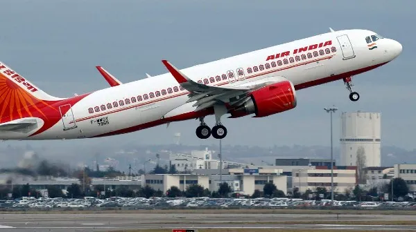 सांसदों को लेकर जा रहे Air India विमान में आई तकनीकी दिक्कत, कराई गई इमरजेंसी लैंडिंग
