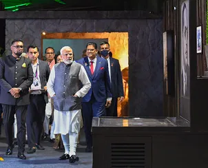 PM मोदी ने की सूरीनाम और गुयाना के राष्ट्रपतियों से बातचीत 