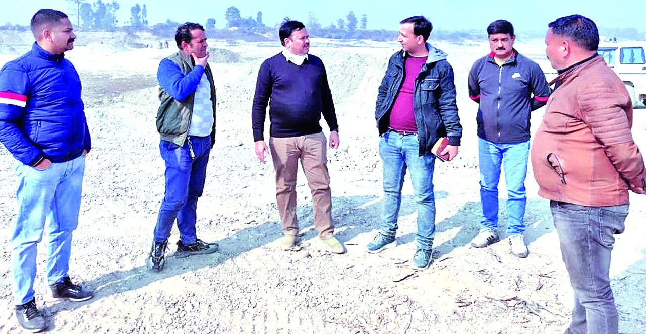 बाजपुरः प्रशासन ने किया चुगान के लिए नए खनन क्षेत्र का निरीक्षण, रिपोर्ट तैयार कर जिलाधिकारी को भेजेंगे 