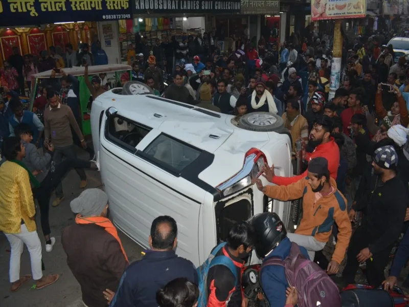 हरदोई में कार सवार ने छात्र को टक्कर मारकर दूर तक घसीटा 