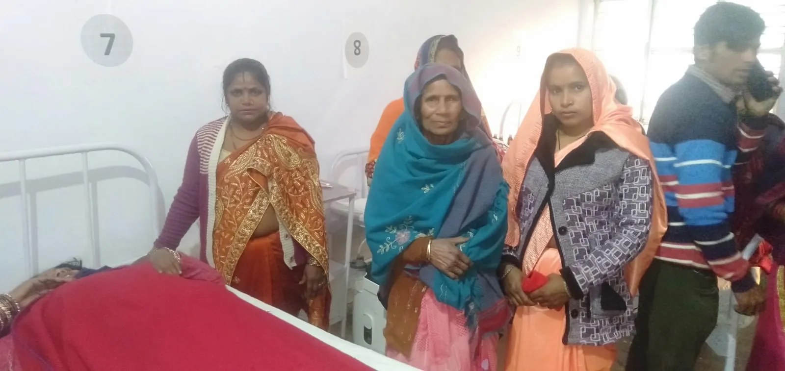 पीलीभीत: गाय का खीश खाने से 20 बच्चों समेत 25 की हुई हालत गंभीर