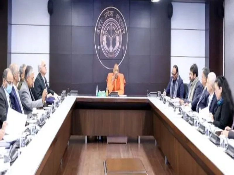 लखनऊ: CM योगी ने देखा अटल आवासीय विद्यालय का मॉडल, दिए सुझाव