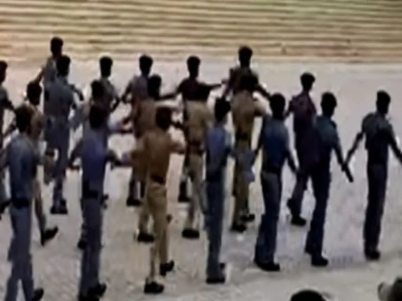 Republic Day Parade: लखनऊ में रिहर्सल के दौरान छात्रों में हुई थी झड़प, स्कूल से 6 का हुआ निष्कासन