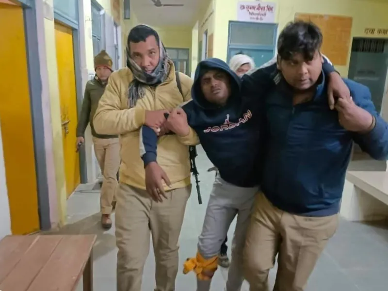 जौनपुर: पुलिस मुठभेड़ में दो बदमाश गिरफ्तार, पुलिस पर की फायरिंग 