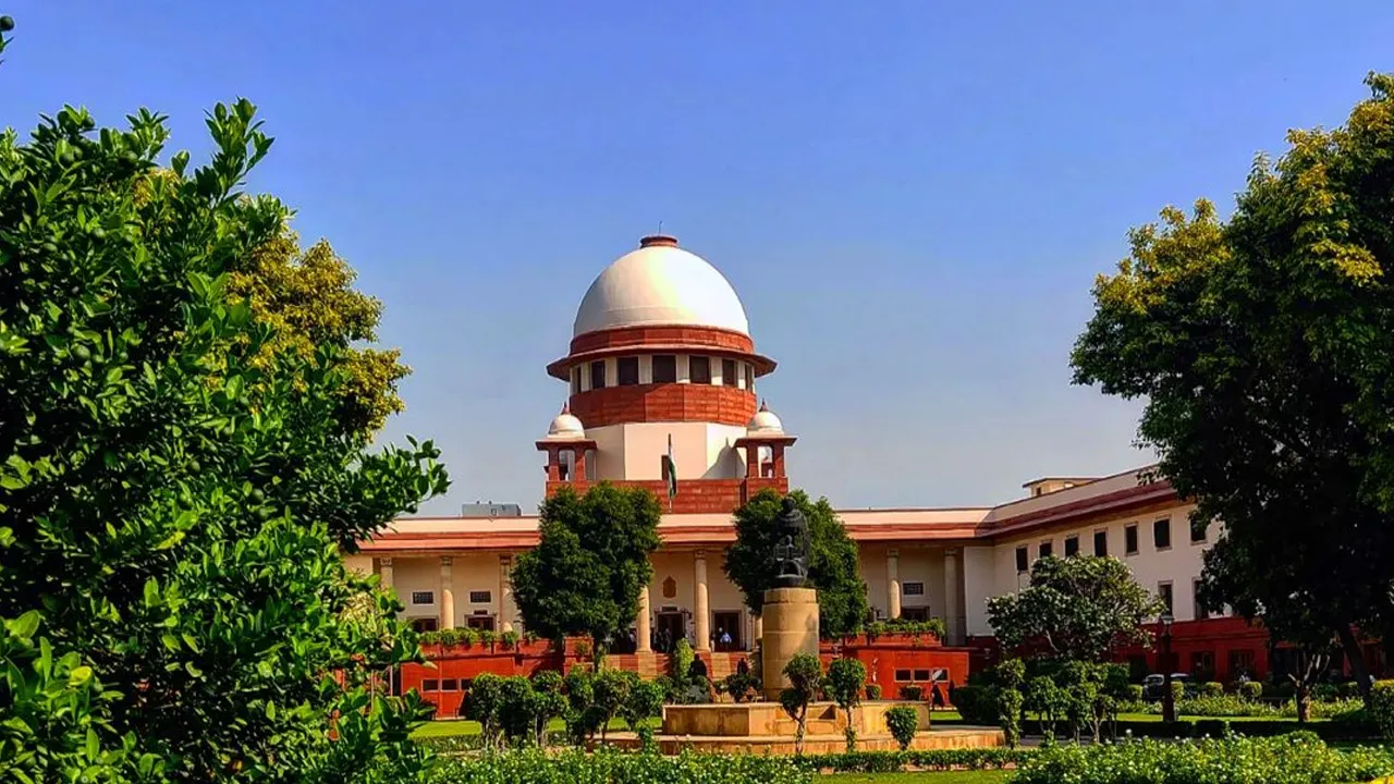 दिल्ली हाई कोर्ट ने शादी की समान उम्र करने संबंधी याचिका उच्चतम न्यायालय को भेजी