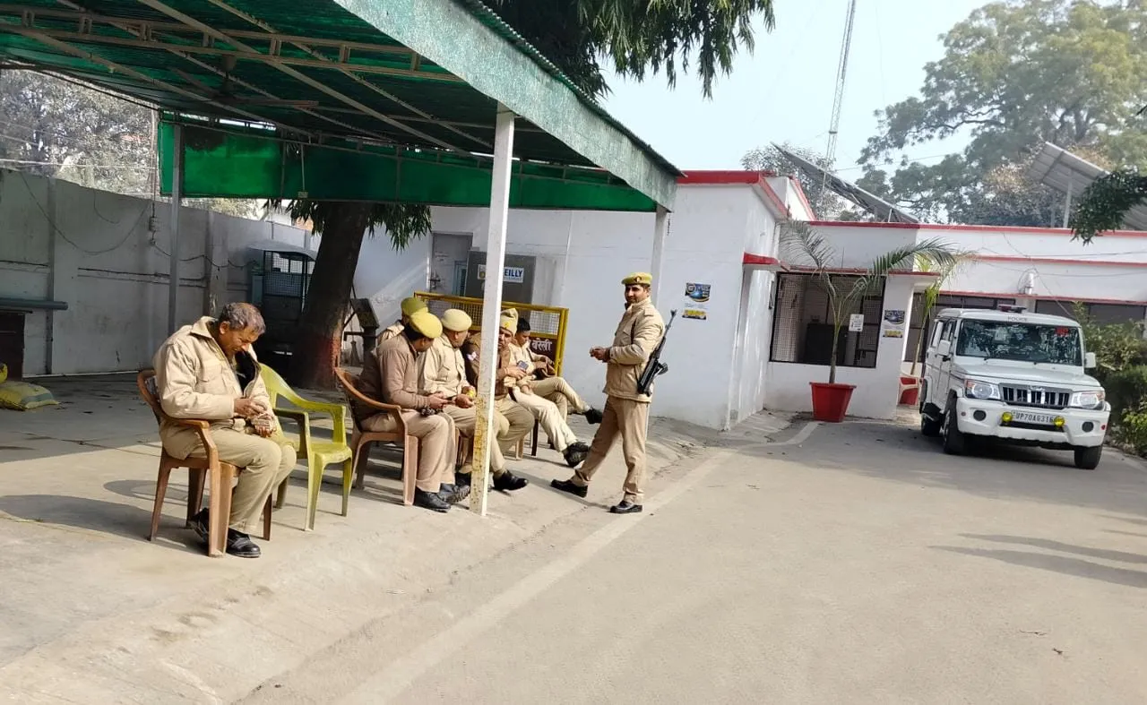 बरेली: एक सप्ताह की धुंध और कड़ाके की ठंड के बाद खिली धूप, लोगों ने लिया आनंद