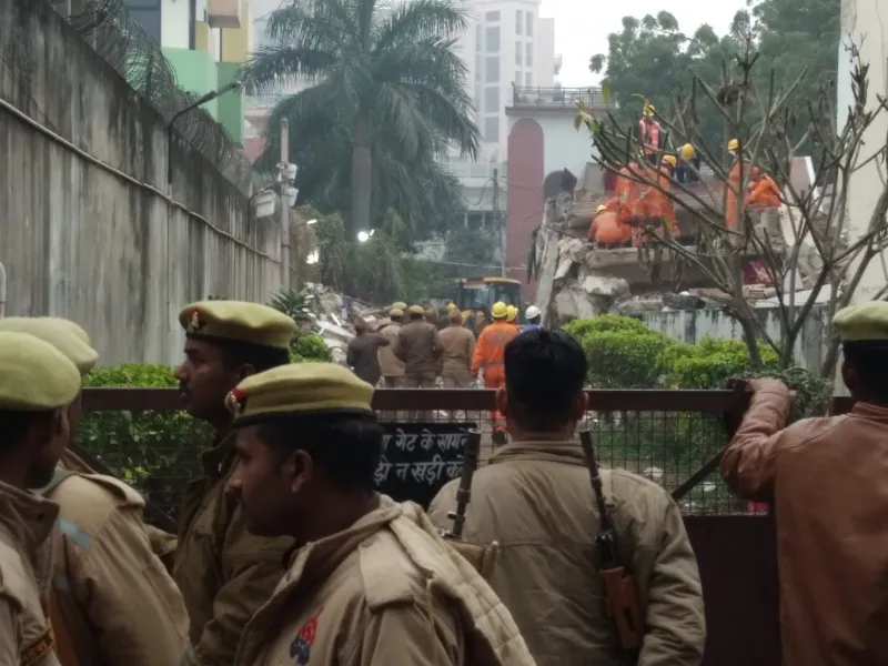 Alaya Apartment Collapse: एक महिला को किया गया रेस्क्यू, ऑपरेशन जारी 
