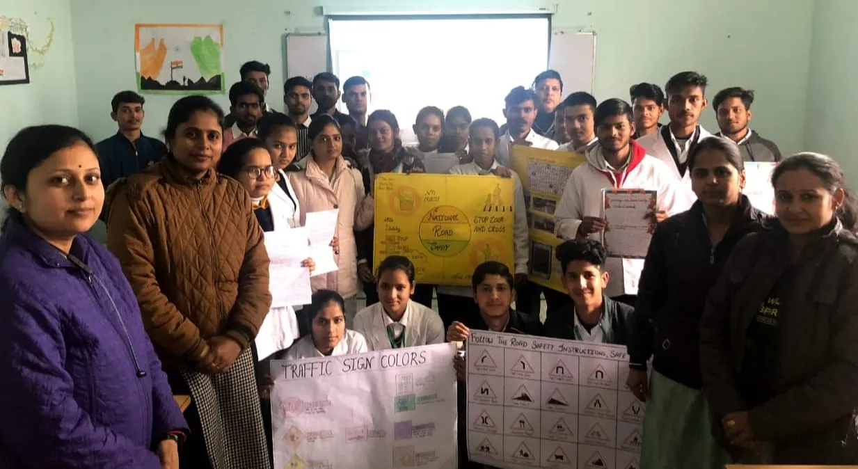 बरेली: केशलता कॉलेज ऑफ फार्मेसी में यातायात नियमों को लेकर किया गया जागरूक