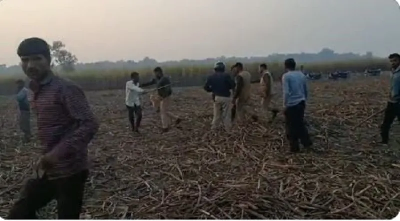 लखीमपुर खीरी में विवाद सुलझाने गए चौकी प्रभारी और पुलिसकर्मियों से मारपीट, सर्विस पिस्तौल गायब, मामला दर्ज 