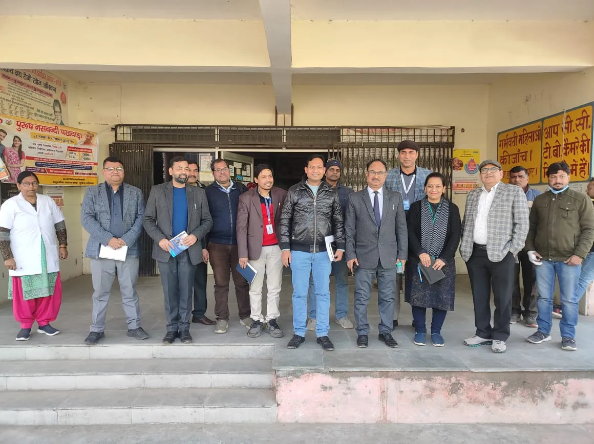 बरेली: राज्य टीकाकरण की संयुक्त टीमों ने रिछा सीएचसी पर मारा छापा, मचा हडकंप