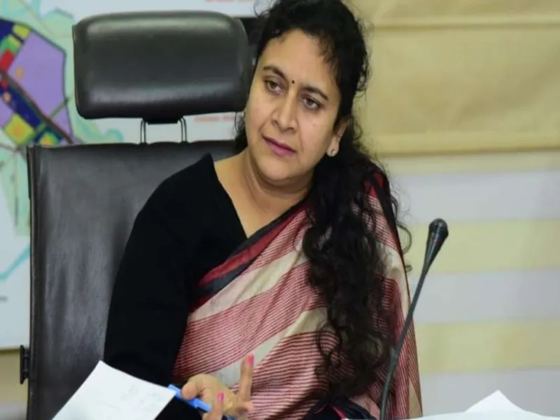 गौतमबुद्ध नगर:  नोएडा अथॉरिटी की CEO रितु माहेश्वरी के खिलाफ गिरफ्तारी का वारंट जारी, जानिए क्या है ये बड़ा मामला