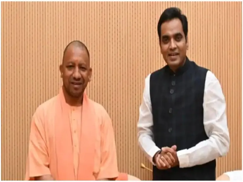 CM योगी कर रहे हैं मंडल समीक्षा बैठक, Noida विधायक पंकज सिंह ने उठाई ये मांग 