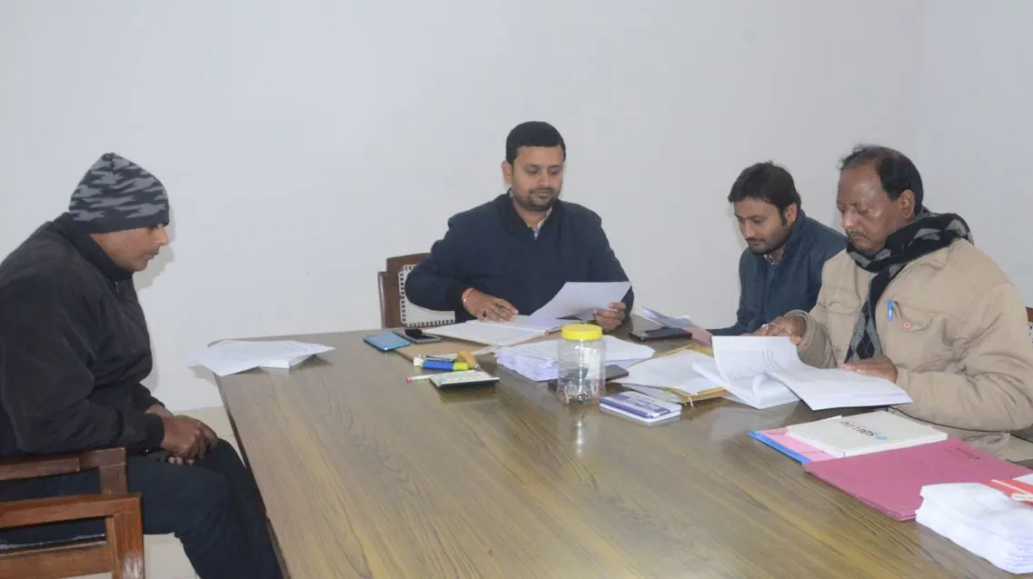 बरेली: एमएलसी स्नातक चुनाव... नामांकन एक नहीं, 11 ले गए पर्चे 