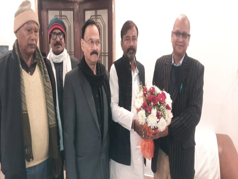 अस्पताल के अंदर बनवाएं वाहन पार्किंग :आयुक्त