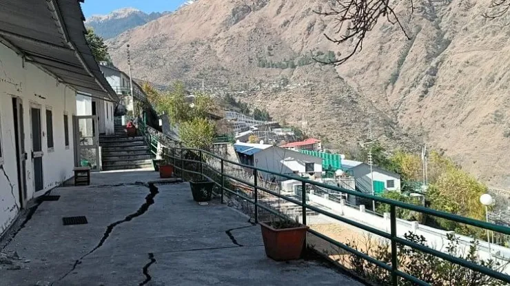 Joshimath: जोशीमठ शहर का पूर्ण रूप से न हो विस्थापन, सर्वे कर लौटी टीमों ने दिए सुझाव