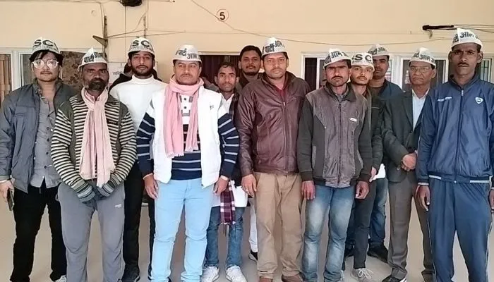 Banda News: वादाखिलाफी के खिलाफ AAP का प्रदर्शन, कलेक्ट्रेट में राज्यपाल को संबोधित ज्ञापन जिलाधिकारी को सौंपा