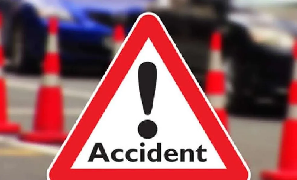 पीलीभीत: नए साल पर चूका आए बरेली के सैलानियों की कार घर में घुसी, दो की मौत