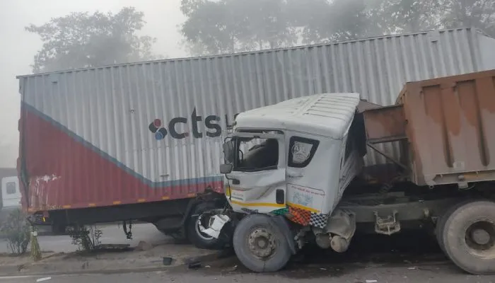 Unnao Accident: Lucknow Kanpur Highway पर हादसे में 20 घायल, दूसरे लेन में पहुंचे ट्राला से टकराए चार अन्य वाहन