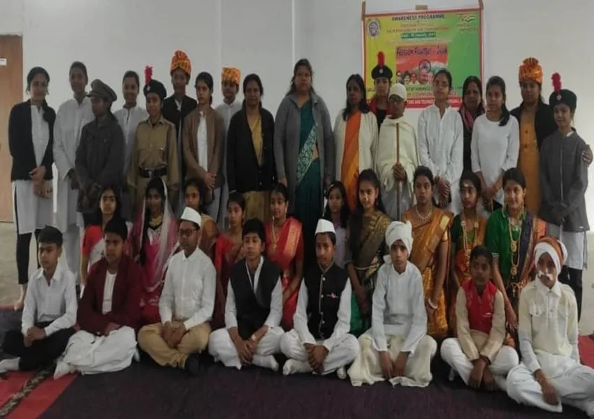 अयोध्या: नाटकीय मंचन से अमर शहीदों को किया याद, एनडी डीएवी में आयोजित हुए विभिन्न कार्यक्रम 