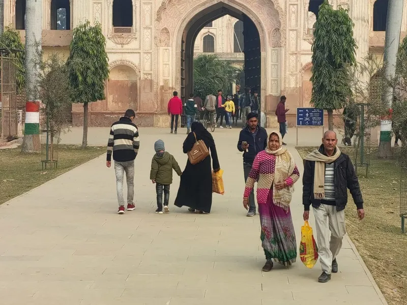 अयोध्या : चटक धूप ने निकाल दी सर्दी की ‘गर्मी’ 