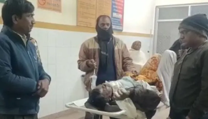 Banda Accident : वाहन की टक्कर से बाइक सवार दो की मौत, बारात से शामिल लौट रहे थे