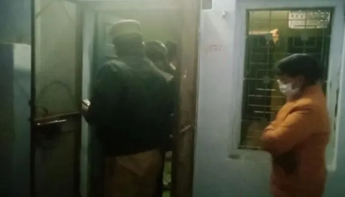 Banda Suicide : वृद्धा ने आग लगाकर दी जान, पुलिस जांच पड़ताल में जुटी