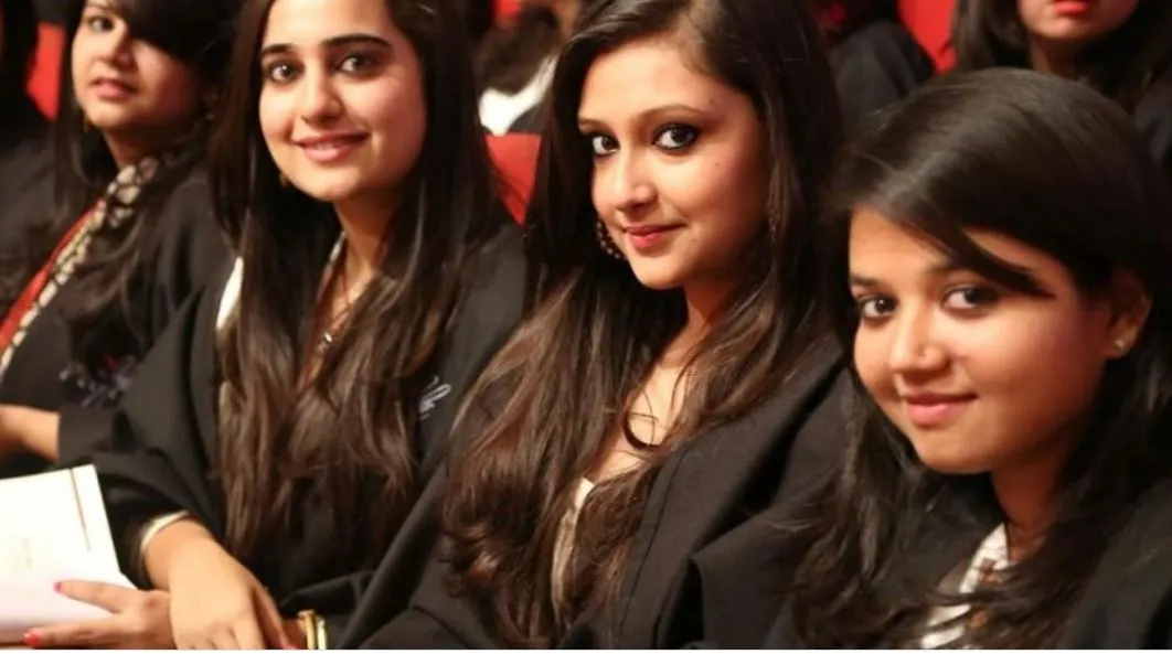 नौकरी और बसने की योजना से छात्र विदेश में पढ़ाई को देते हैं तरजीह : विशेषज्ञ 