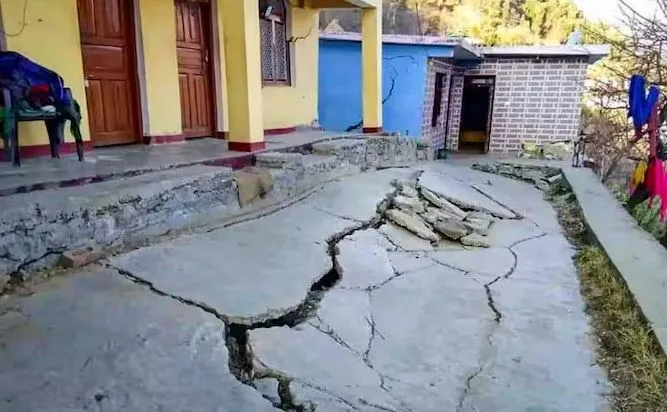 कांग्रेस की जोशीमठ आपदा के लिए 1000 करोड़ का पैकेज देने की मांग