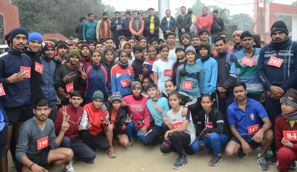 बरेली: भाजयुमो के यंग इंडिया रन में दौड़े 300 युवा, मिला सम्मान
