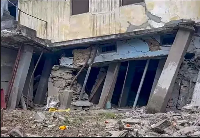 Joshimath Crisis: दरकते मकानों में बेंटोनाइट तकनीक से भरी जाएंगी दरारें, भू धंसाव का खतरा होगा कम 