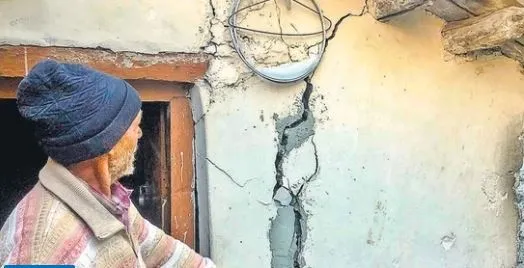 Joshimath Crisis: प्रभावित लोगों के हितों को ध्यान में रखकर तैयार किया जा रहा है पुनर्वास पैकेज