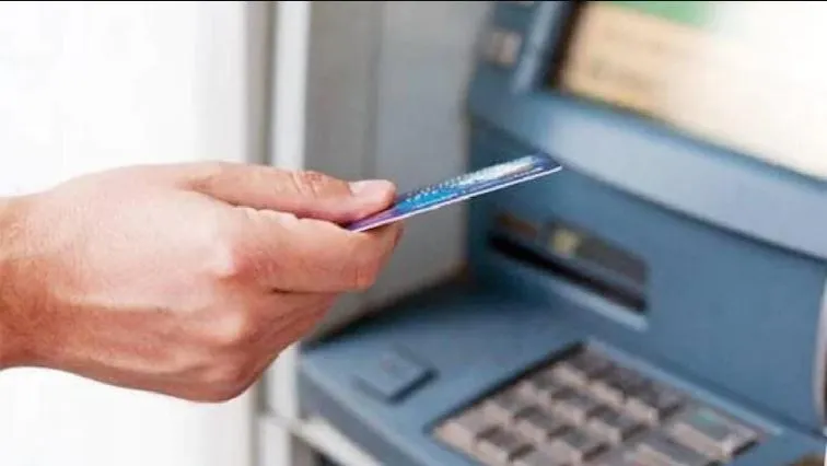 बरेली: एटीएम कार्ड बदलकर ठगों ने खाते से निकाले 61 हजार, रिपोर्ट दर्ज 