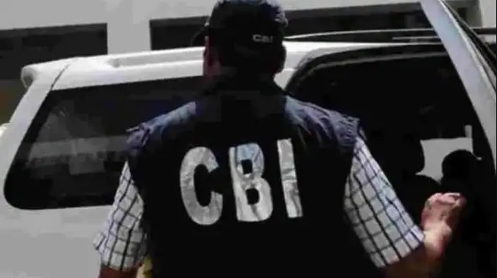 CBI ने रिश्वत मामले में भारतीय रेलवे सेवा के अधिकारी समेत छह अन्य को किया गिरफ्तार
