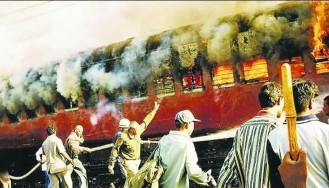 गोधरा ट्रेन अग्निकांड: SC ने कुछ दोषियों की जमानत याचिकाओं पर गुजरात सरकार से जवाब मांगा 