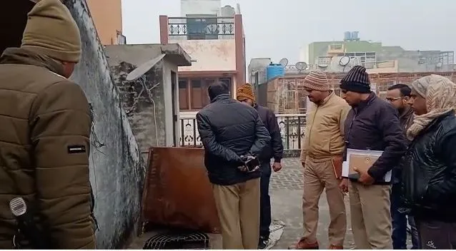 कासगंज: शहर में सक्रिय है बदमाशों का गैंग, दो प्रतिष्ठानों पर की चोरी