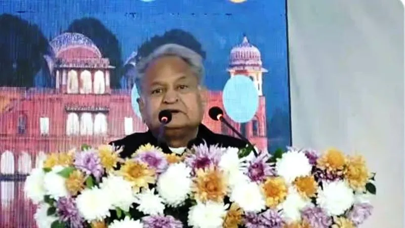 इंटरनेट की लत ‘अफीम की लत’ के समान : राजस्थान के मुख्यमंत्री अशोक गहलोत 