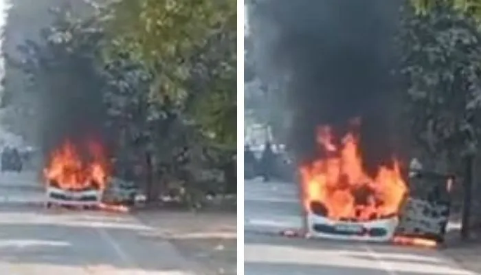 Kanpur Fire News : खड़ी कार बनी आग का गोला, धुएं की लपटें उठती देख राहगीरों में मची अफरा-तफरी
