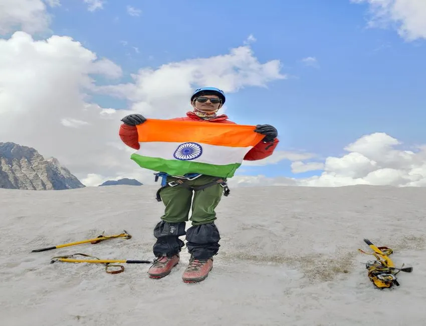 टेबल टॉप, माउंट मचोई व केदारकंठा चोटी फतह करने के बाद माउंट एवरेस्ट जीतने का लक्ष्य लेकिन पैसा नहीं ...पर्वतारोही अभिनीत ने लिखा पत्र