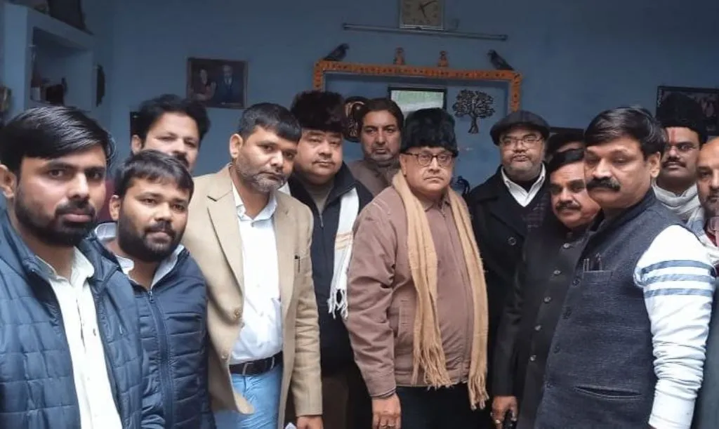 बरेली: पूर्व बार अध्यक्ष घनश्याम शर्मा के निवास पर पहुंचे कांग्रेसी, शोक संवेदना की व्यक्त
