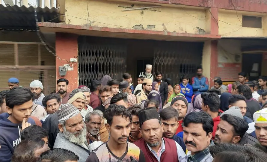 बरेली: जगतपुर में करंट लगने से संविदा कर्मचारी की मौत, परिजनों ने किया हंगामा