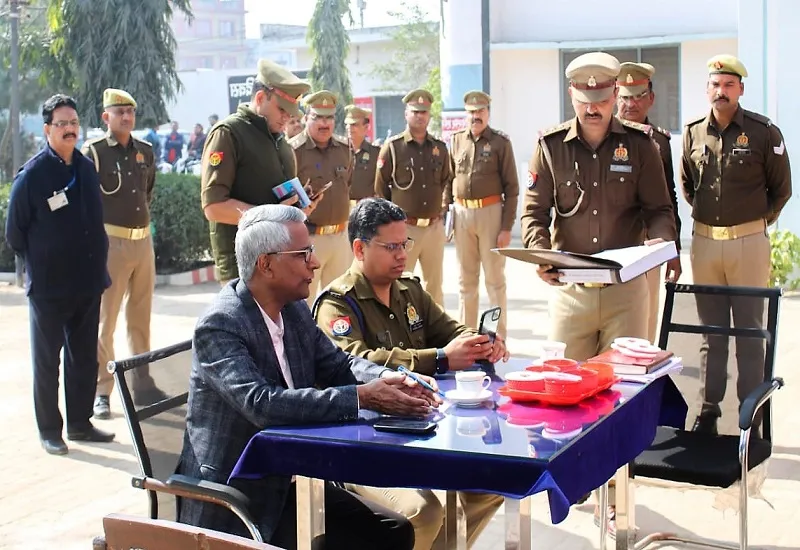 मुरादाबाद : हेलो! जिलाधिकारी बोल रहा हूं, क्या आप कार्यवाही से संतुष्ट हैं?