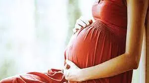 बरेली: अस्पताल में घंटों दर्द से कराहती रही गर्भवती, डॉक्टर ने किया अनदेखा