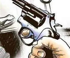 हल्द्वानी: पिस्टल लेकर घुसे बदमाश, रेस्टोरेंट में की तोड़फोड़ 