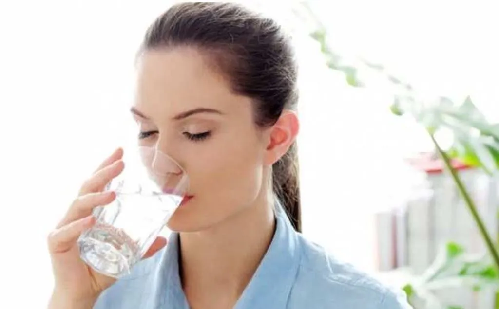 सर्दी में ज्यादा पानी पीना बन सकता है आपकी मौत की वजह, साइंस ने कही ये बात... 