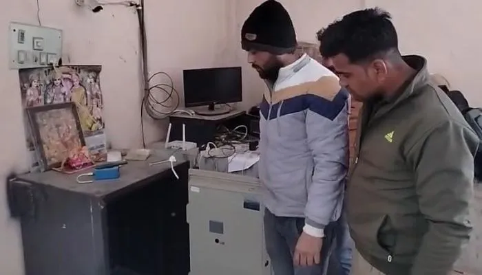 Farrukhabad : शटर टूटा न लगा नकब, 8.65 लाख नगद हो गए चोरी, कहीं कोई अपना ही तो घटना में नहीं शामिल